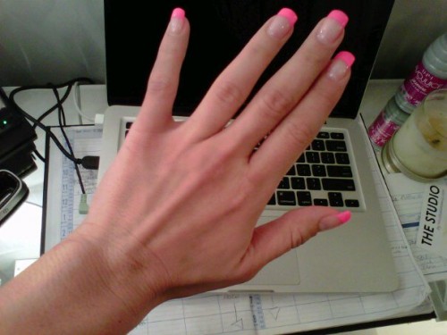 gel nails hot pink
